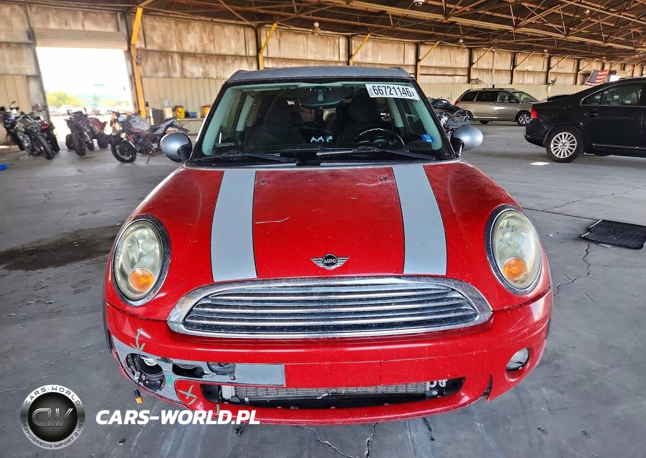 2010 Mini Cooper Clubman VIN:WMWML3C57ATX37159 - 5