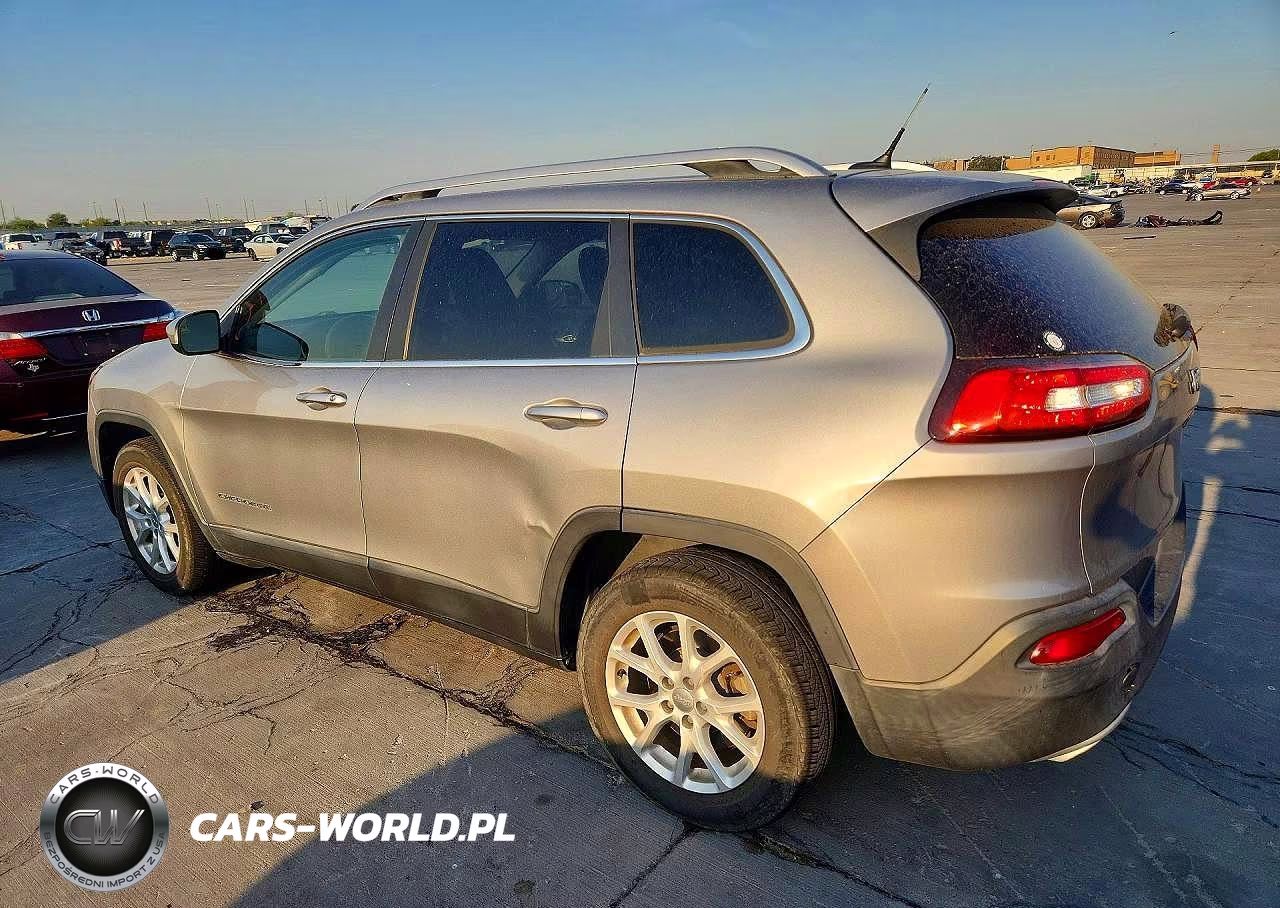 2015 Jeep Cherokee Latitude VIN:1C4PJLCS0FW632433 - 2