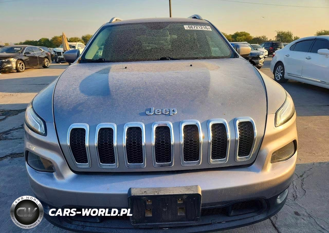 2015 Jeep Cherokee Latitude VIN:1C4PJLCS0FW632433 - 5