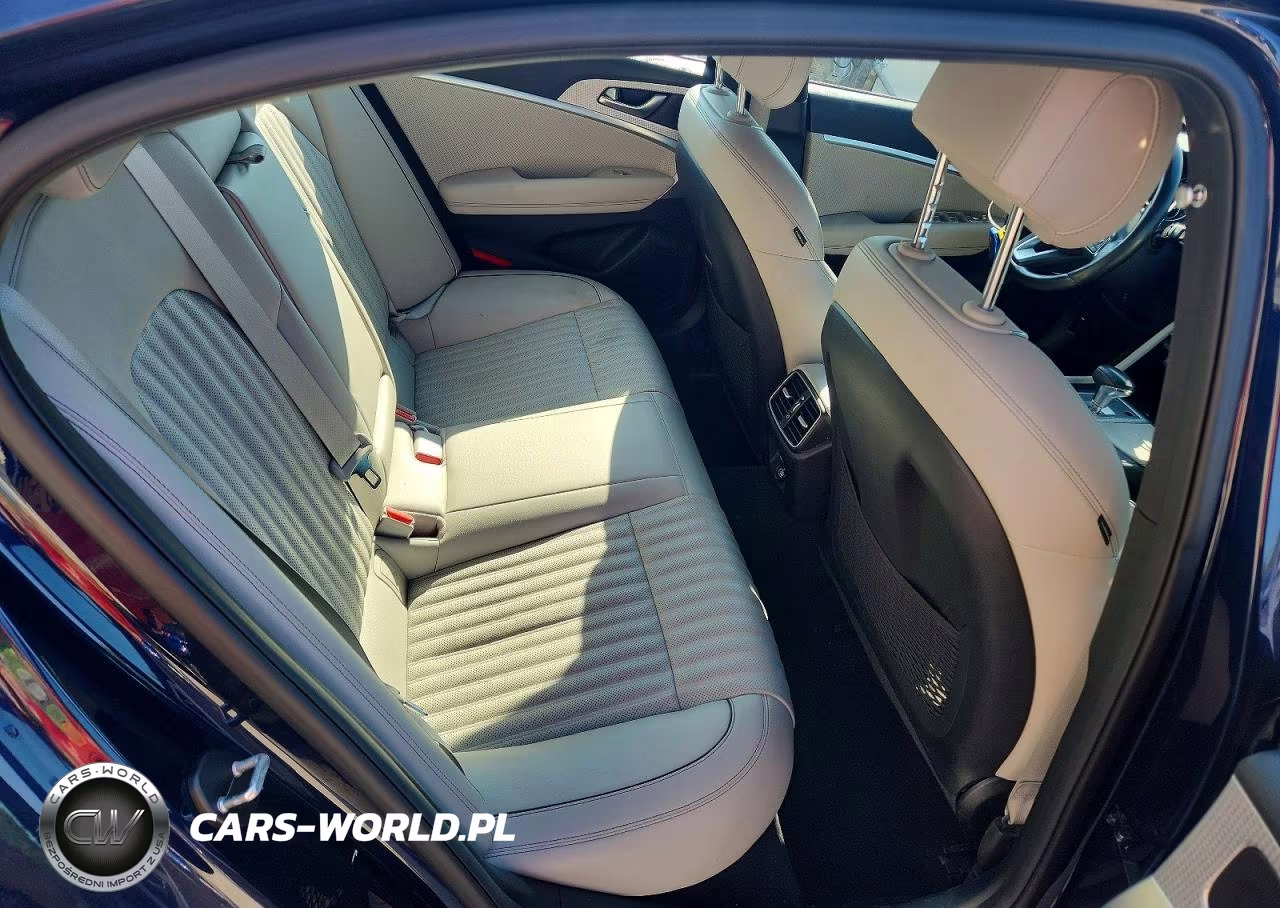 2023 Genesis G70 2.0T VIN:KMTG34TA2PU112983 - 10