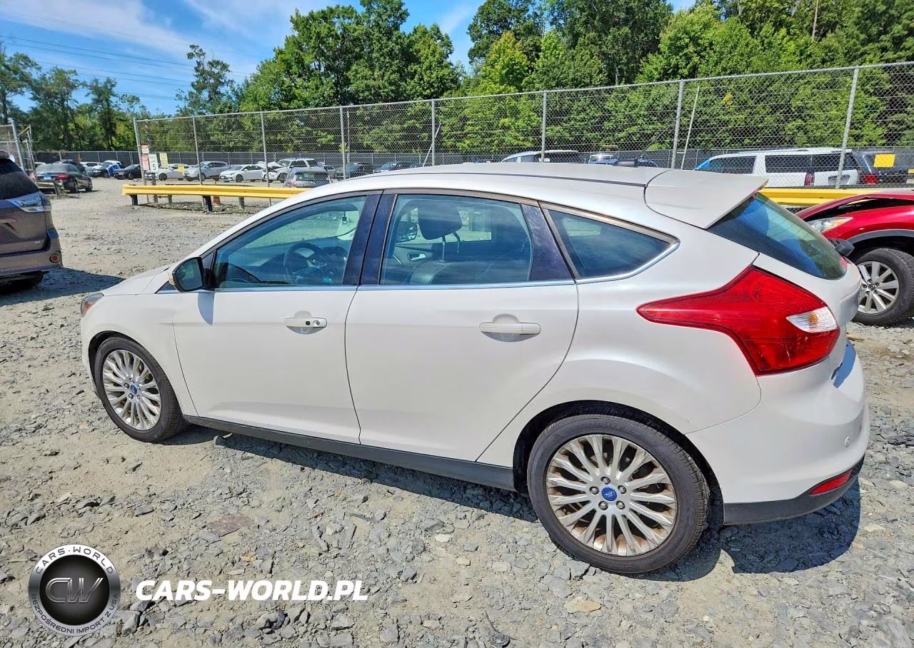 2012 Ford Focus Titanium VIN:1FAHP3N23CL289300 - 2