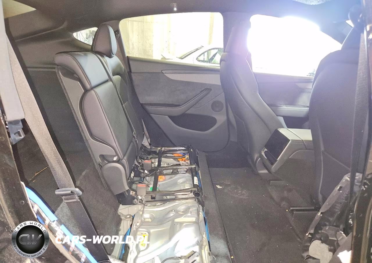 2026 Tesla Model Y VIN:7SAYGDEE9TA672235 - 10