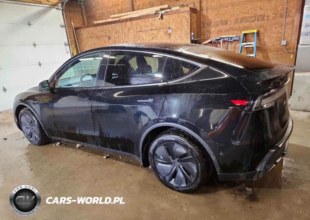 2026 Tesla Model Y VIN:7SAYGDEE9TA672235 - 2