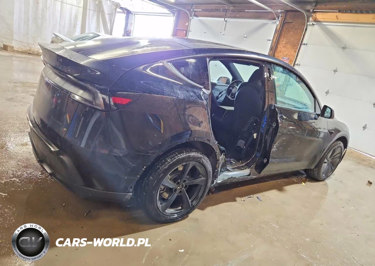 2026 Tesla Model Y VIN:7SAYGDEE9TA672235 - 3