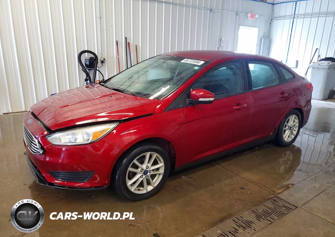 2015 Ford Focus Se VIN:1FADP3F27FL373539 - 1