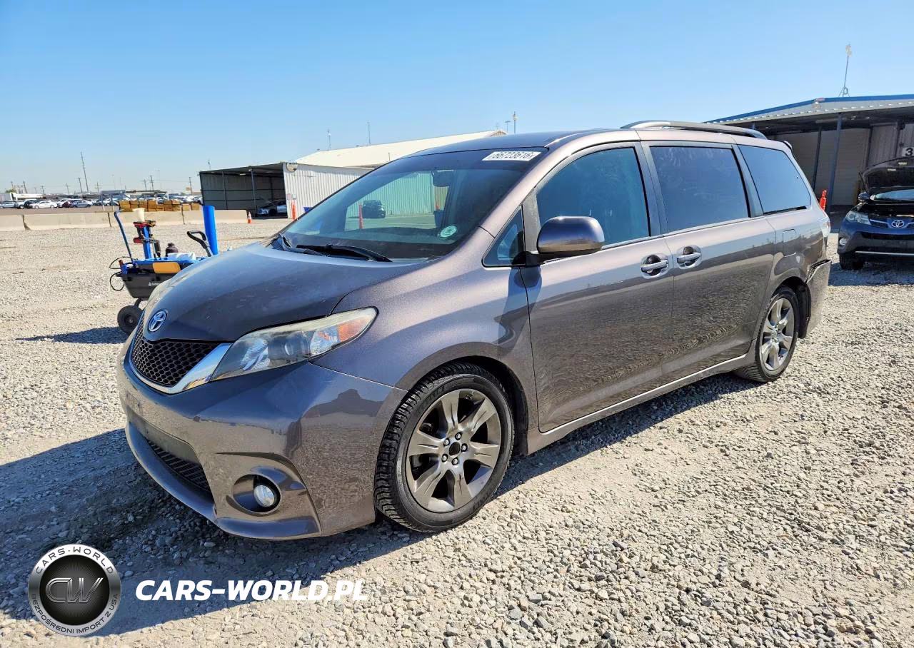 2012 Toyota Sienna Sport