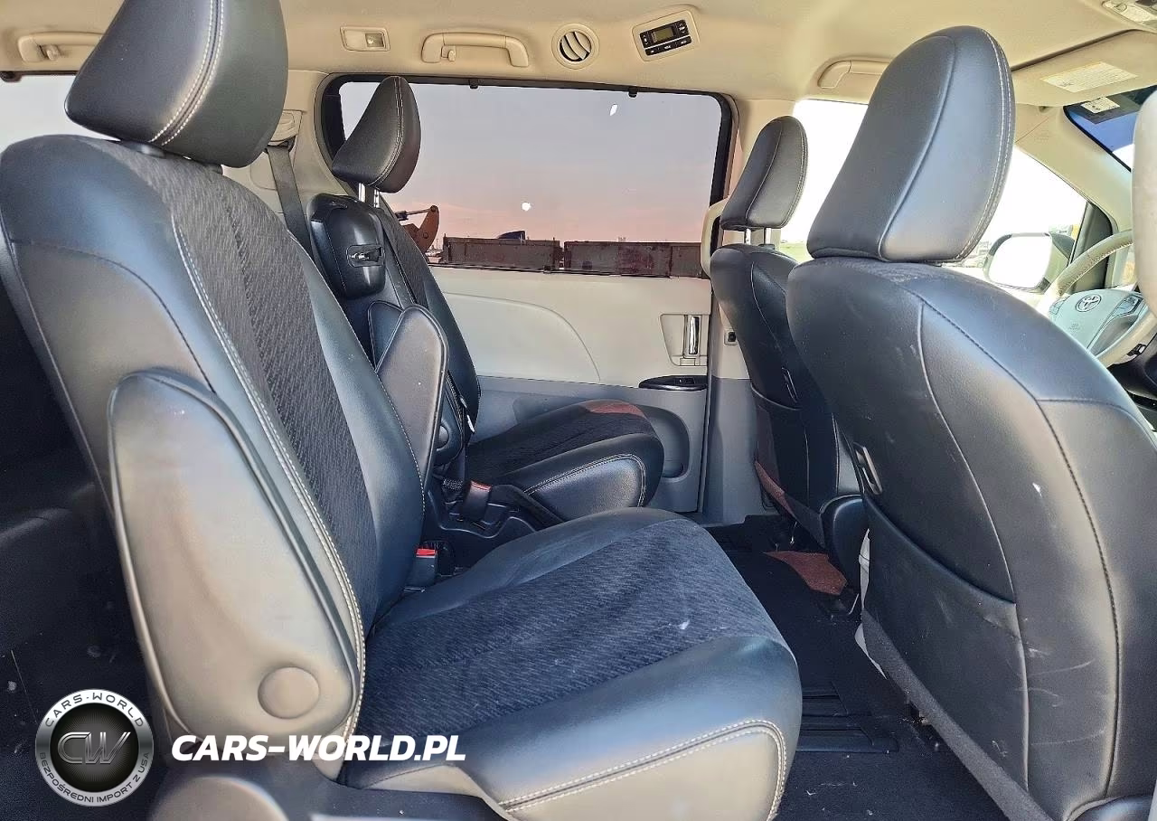 2012 Toyota Sienna Sport VIN:5TDXK3DC8CS236072 - 11