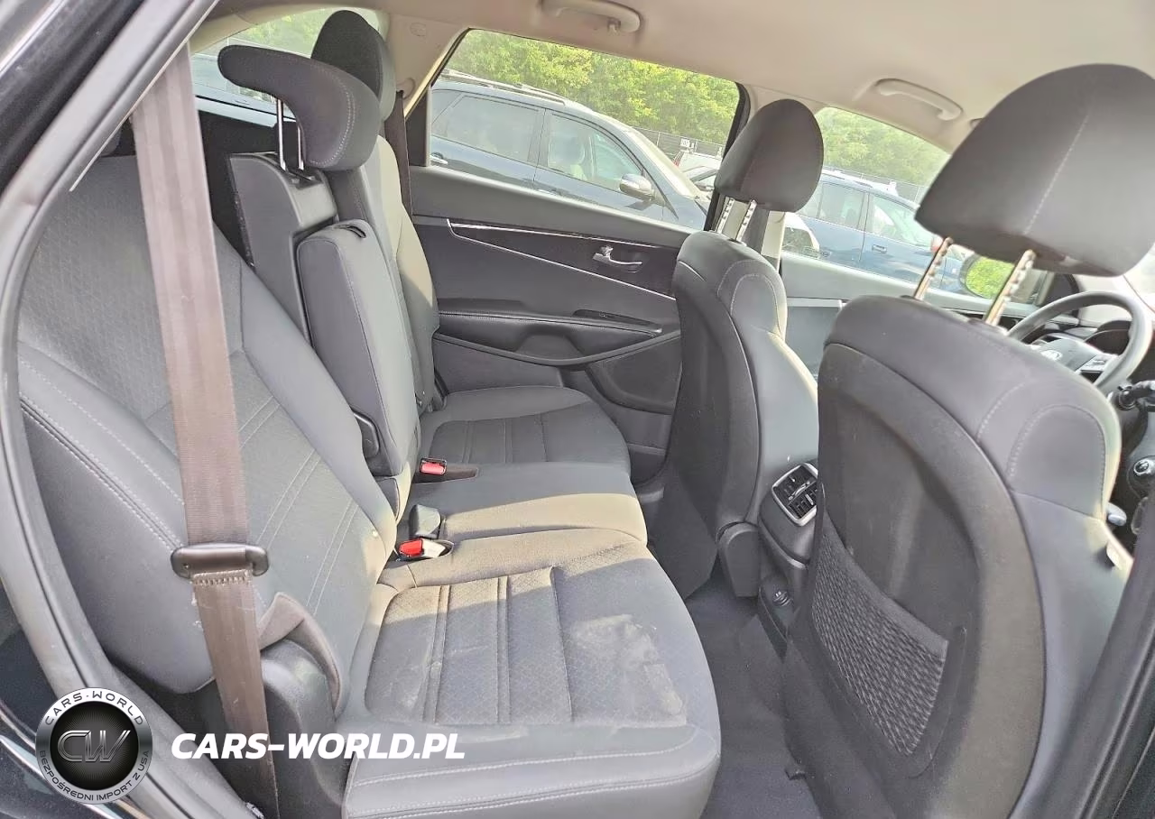 2020 Kia Sorento L VIN:5XYPG4A38LG654186 - 11