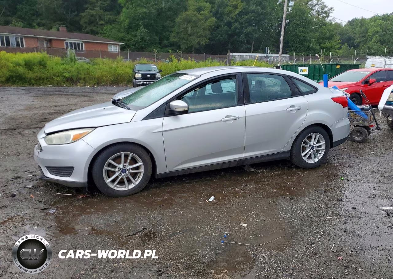 2016 Ford Focus Se VIN:1FADP3F27GL290288 - 1