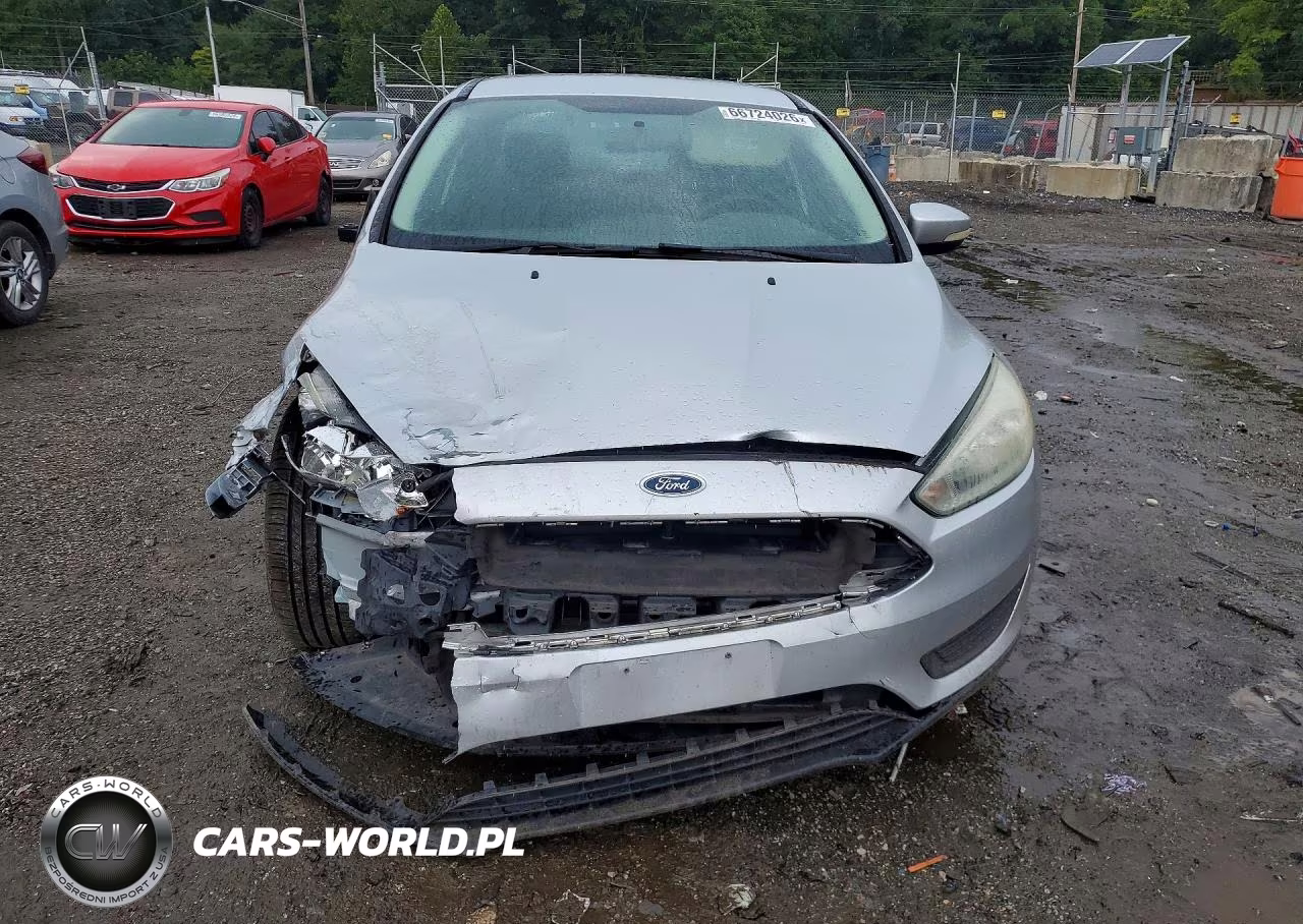 2016 Ford Focus Se VIN:1FADP3F27GL290288 - 5
