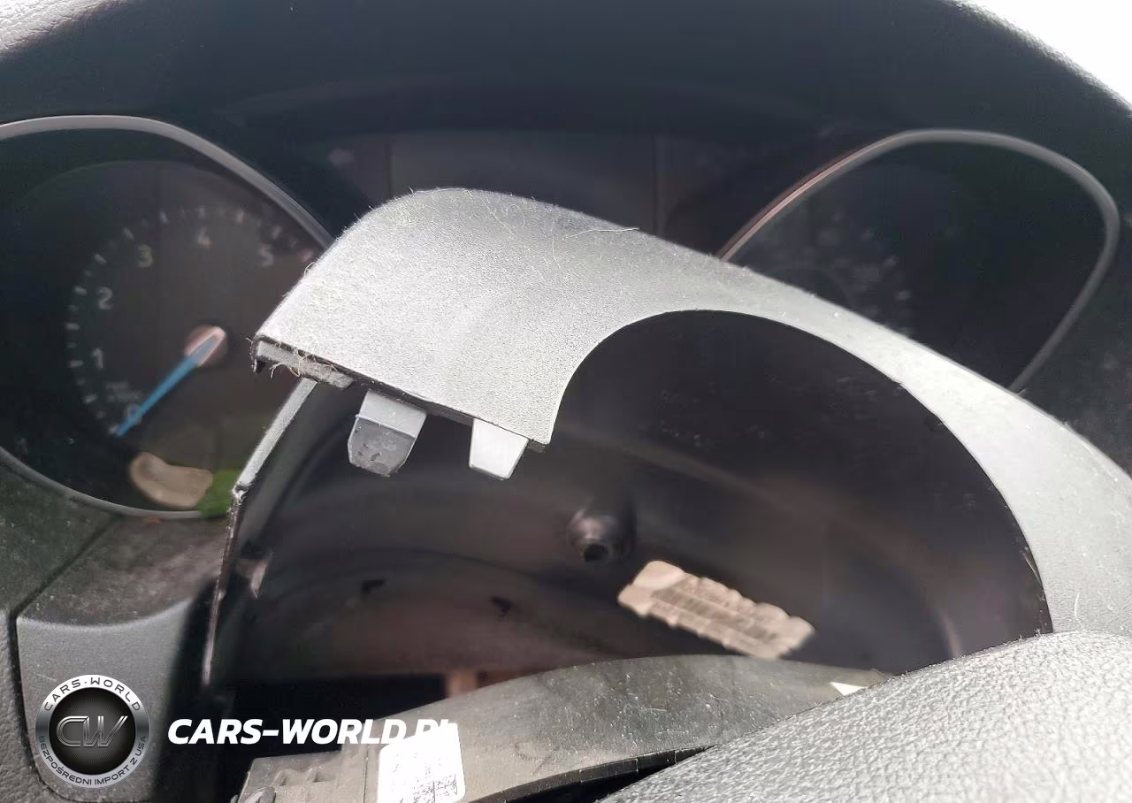 2016 Ford Focus Se VIN:1FADP3F27GL290288 - 9