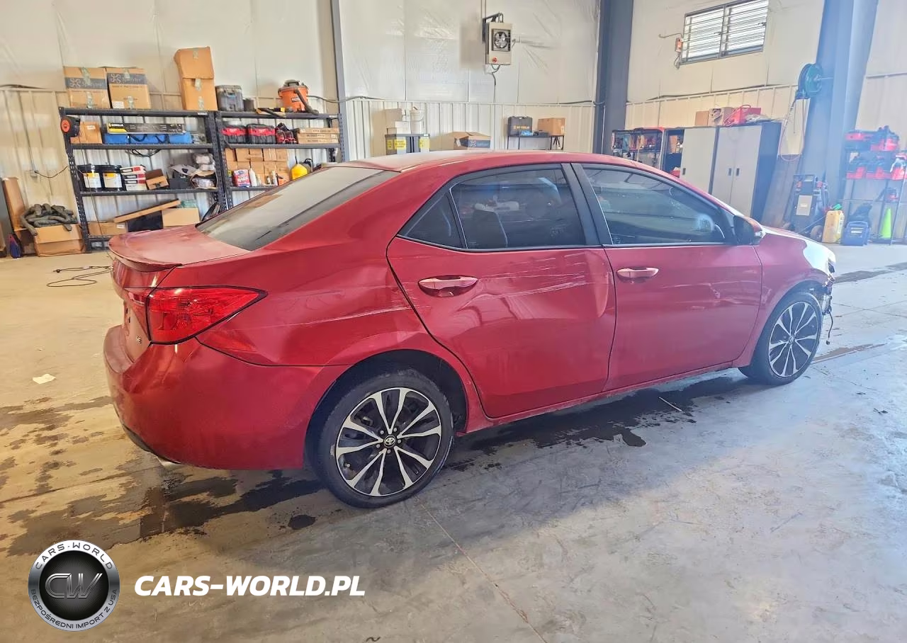 2017 Toyota Corolla Se VIN:2T1BURHE0HC888316 - 3