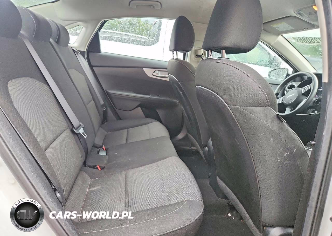2022 Kia Forte Lxs VIN:3KPF24AD4NE426267 - 10