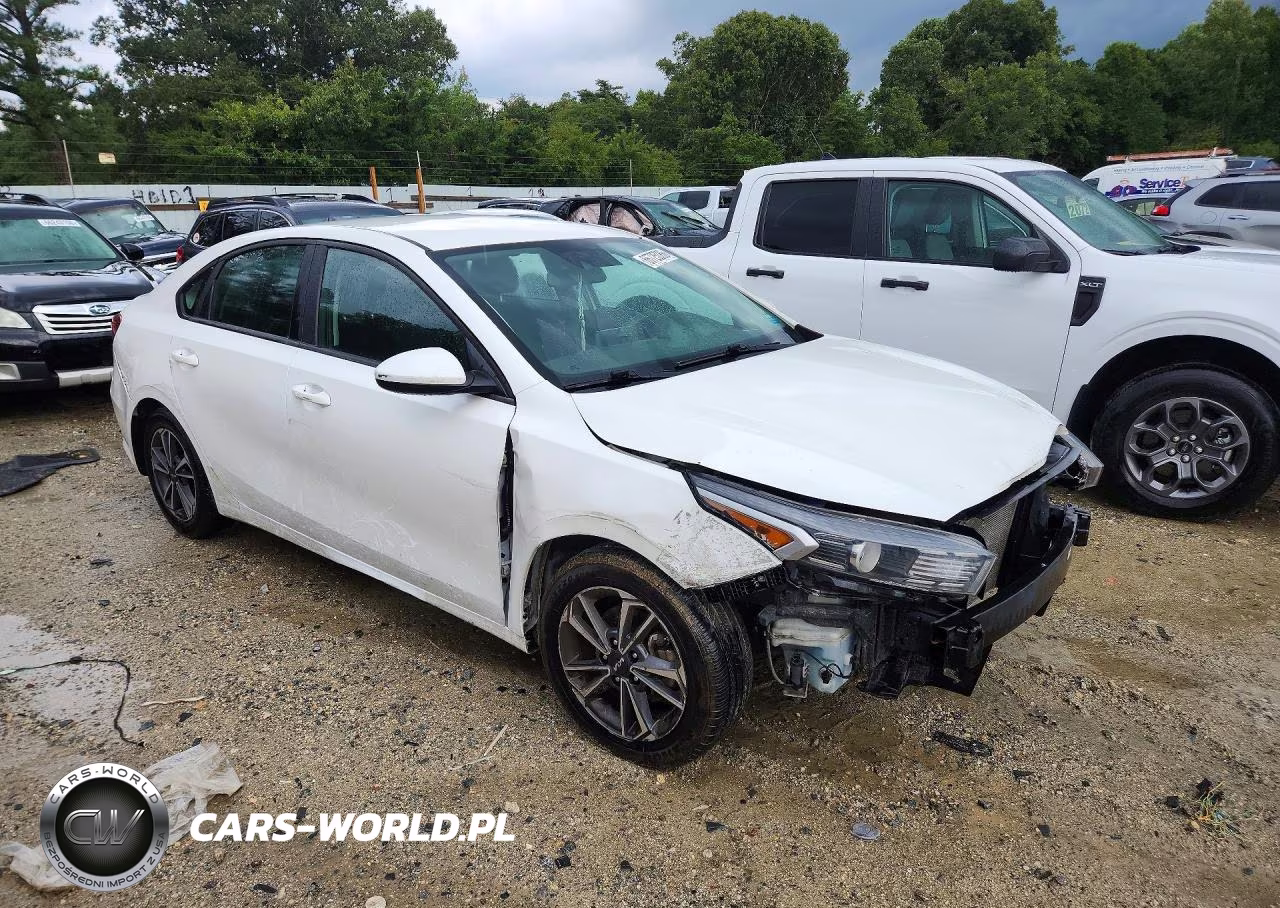2022 Kia Forte Lxs VIN:3KPF24AD4NE426267 - 4