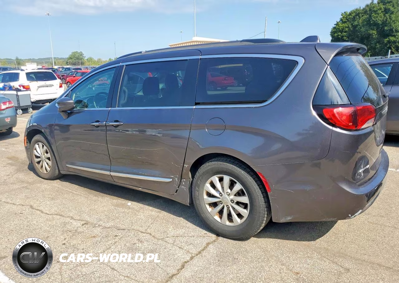 2017 Chrysler Pacifica Touring L VIN:2C4RC1BG4HR810943 - 2