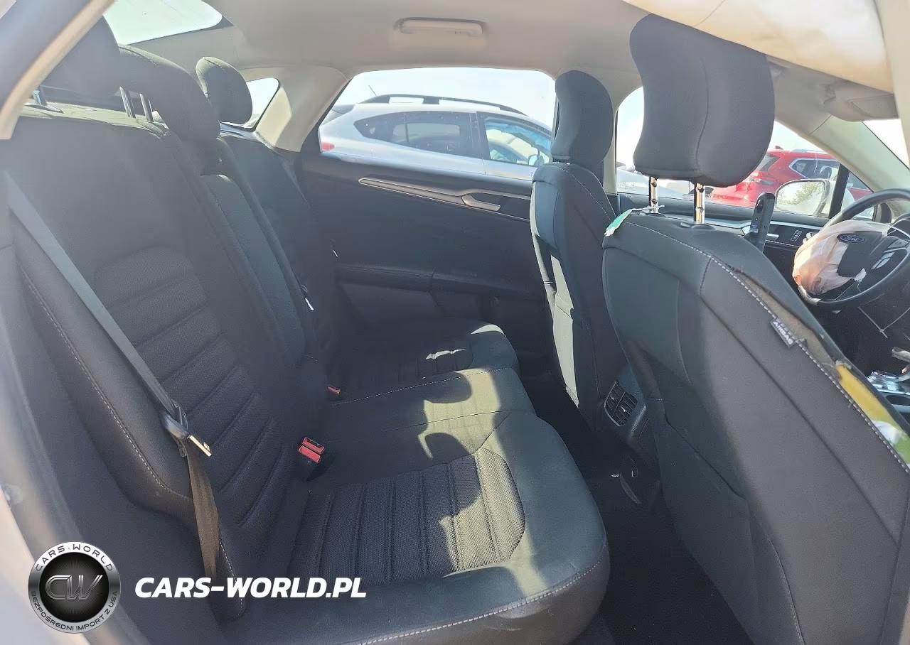 2019 Ford Fusion Se VIN:3FA6P0LUXKR119302 - 10