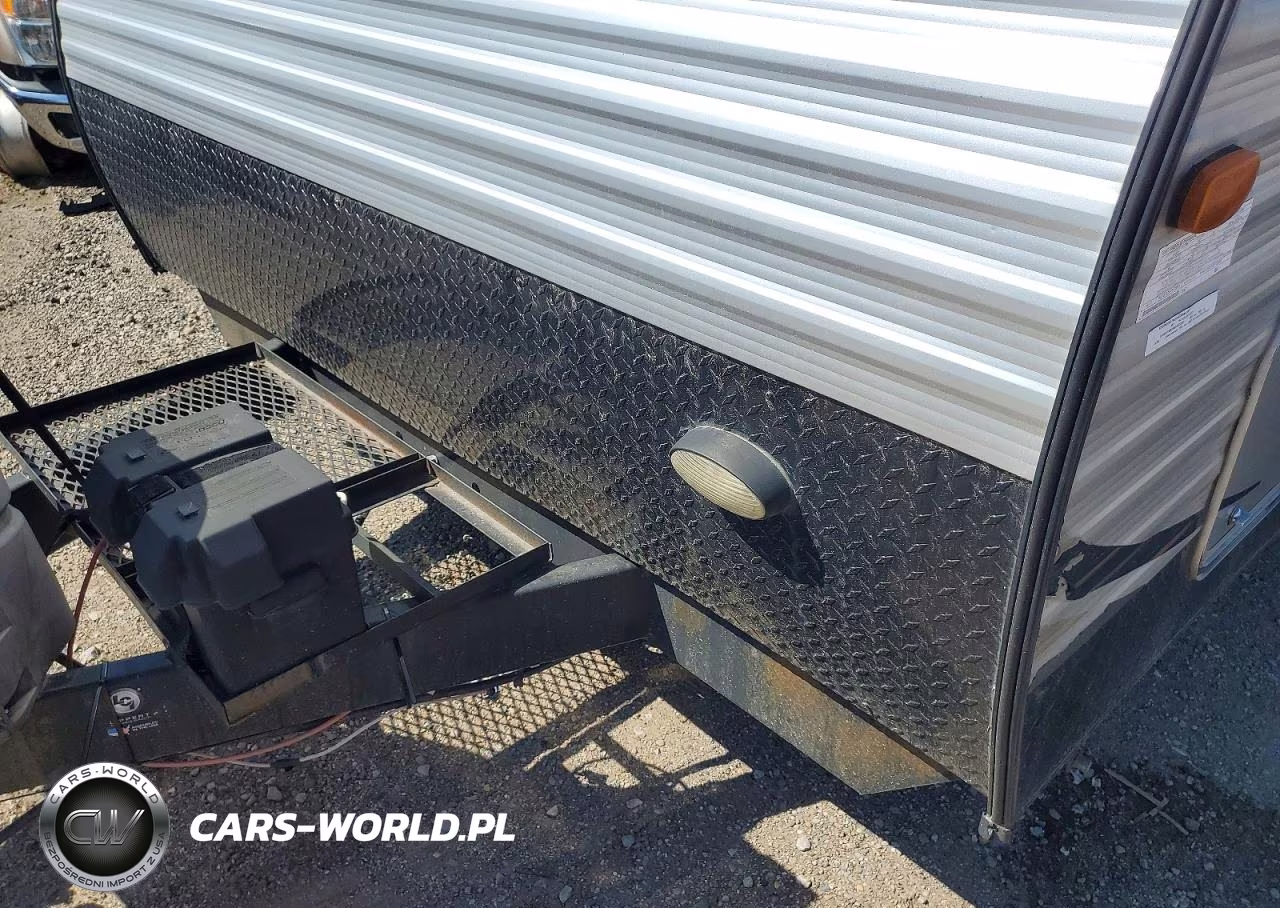 2016 Gulf Stream Track & Trail Camper VIN:1NL1GTL29G1122031 - 7