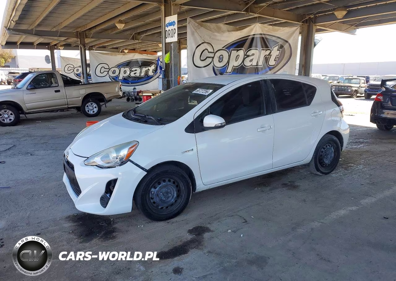 2015 Toyota Prius C One