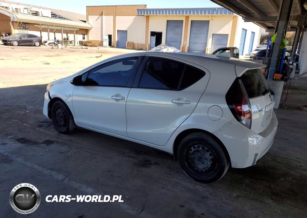 2015 Toyota Prius C One VIN:JTDKDTB32F1110427 - 2