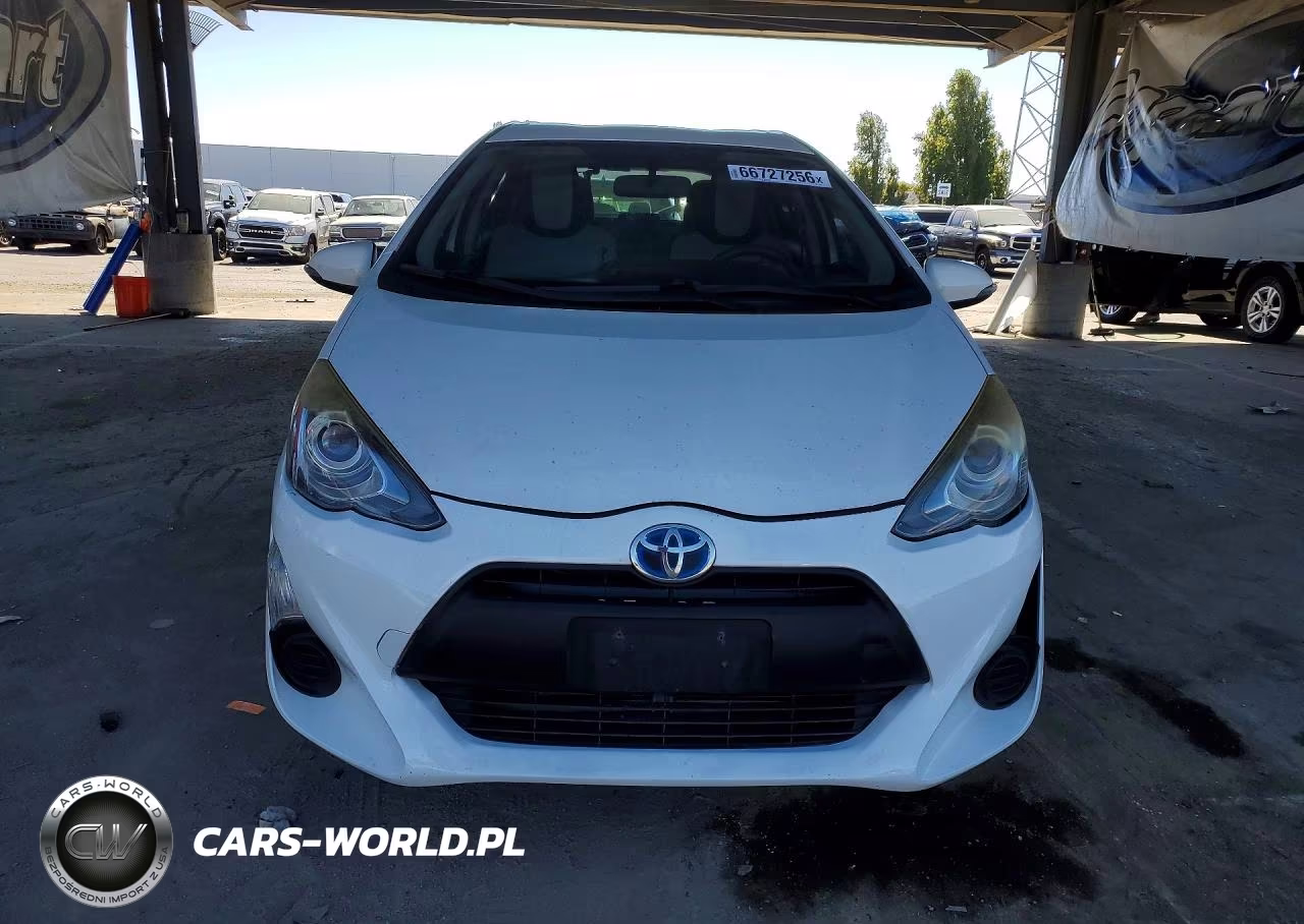 2015 Toyota Prius C One VIN:JTDKDTB32F1110427 - 5