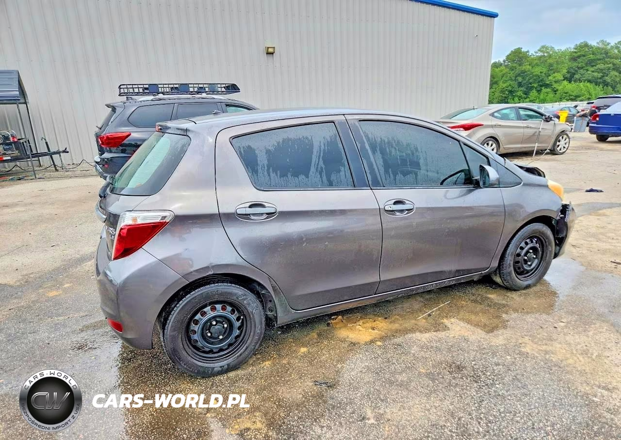 2013 Toyota Yaris 5-Door Le VIN:JTDKTUD36DD557537 - 3