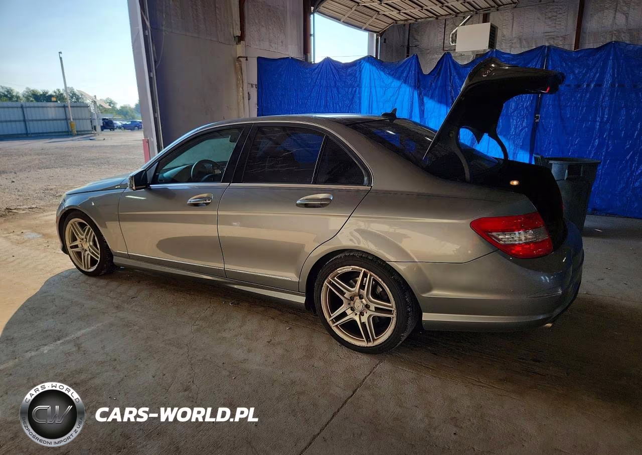 2011 Mercedes-Benz C 350 VIN:WDDGF5GB7BR136079 - 2
