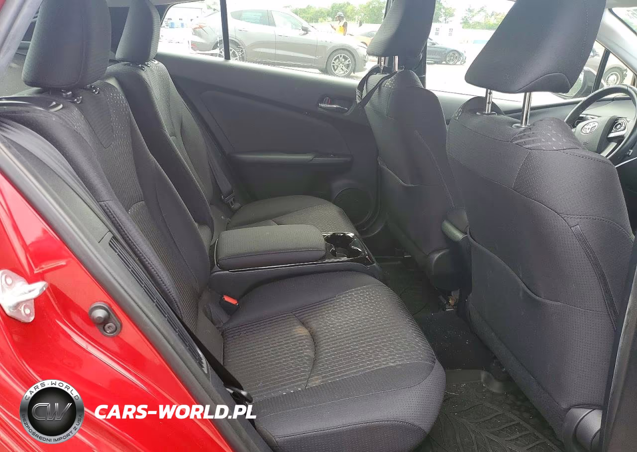 2018 Toyota Prius Prime Plus VIN:JTDKARFP2J3083137 - 10