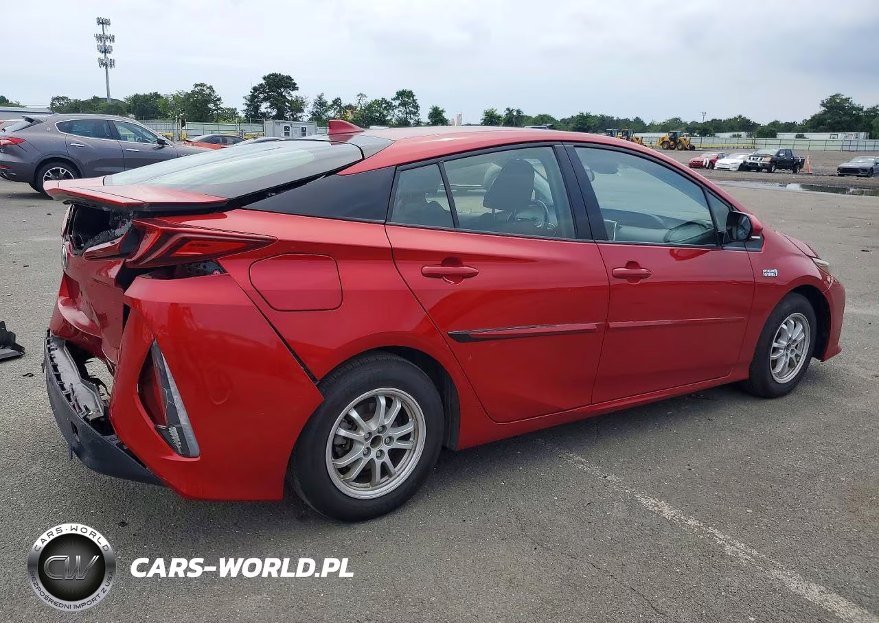 2018 Toyota Prius Prime Plus VIN:JTDKARFP2J3083137 - 3