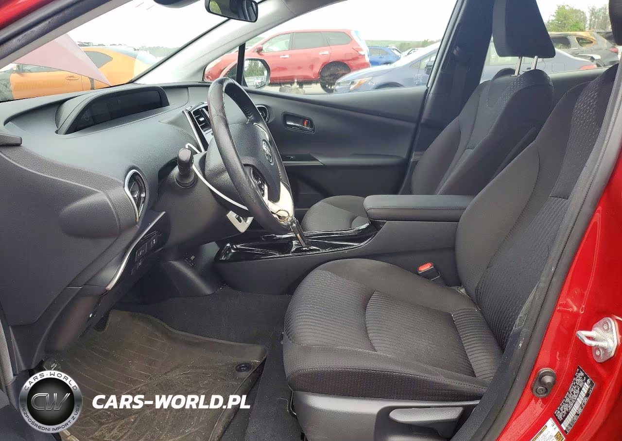 2018 Toyota Prius Prime Plus VIN:JTDKARFP2J3083137 - 7