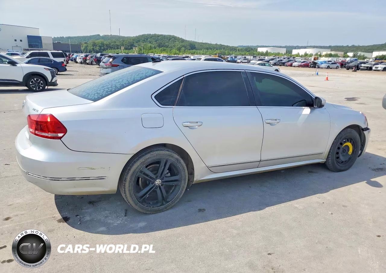 2015 Volkswagen Passat Se VIN:1VWBV7A3XFC117679 - 3