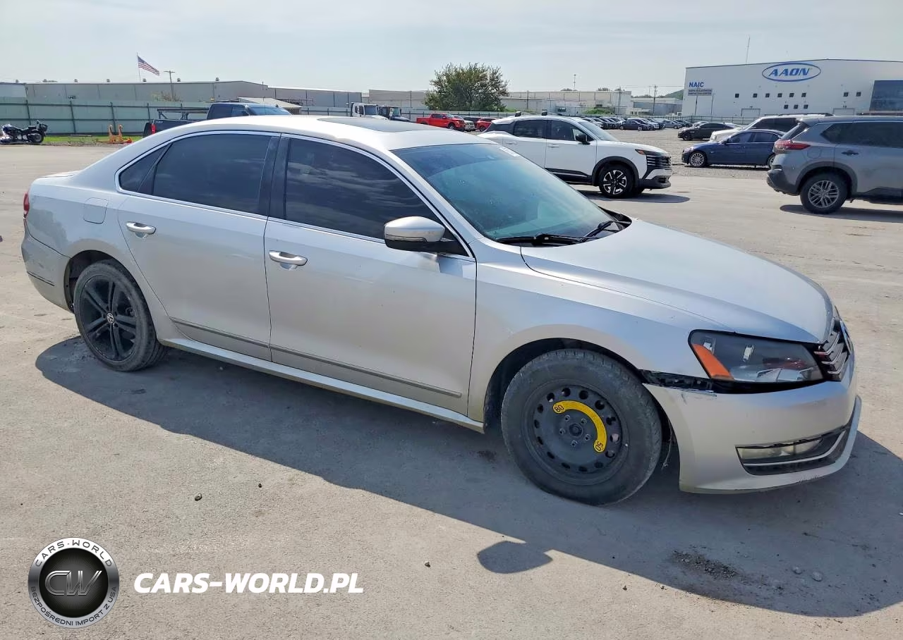 2015 Volkswagen Passat Se VIN:1VWBV7A3XFC117679 - 4