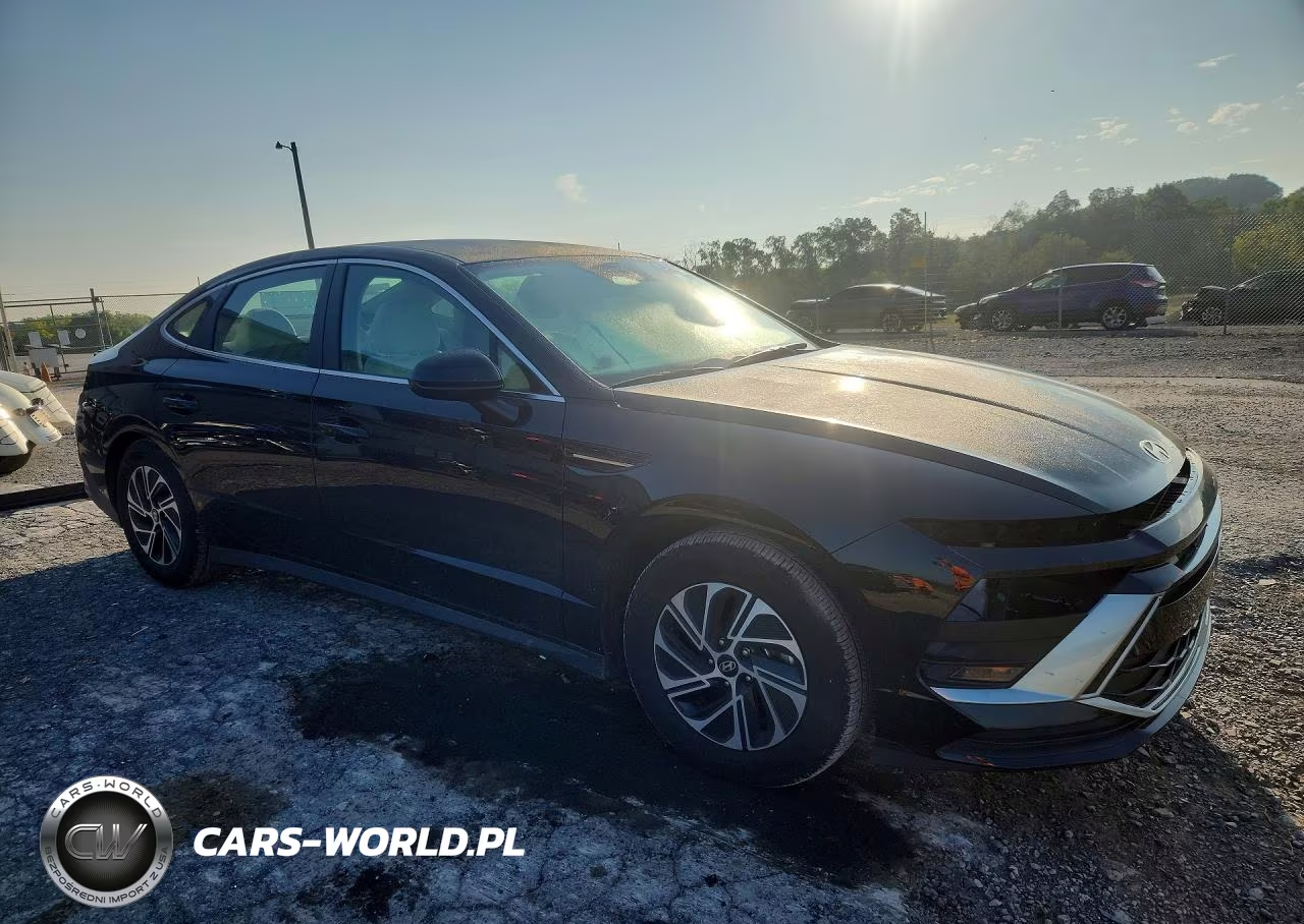 2026 Hyundai Sonata Hybrid Blue VIN:KMHL24JJ3TA156131 - 4