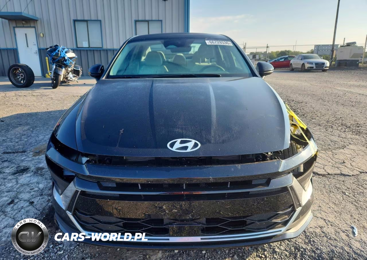 2026 Hyundai Sonata Hybrid Blue VIN:KMHL24JJ3TA156131 - 5