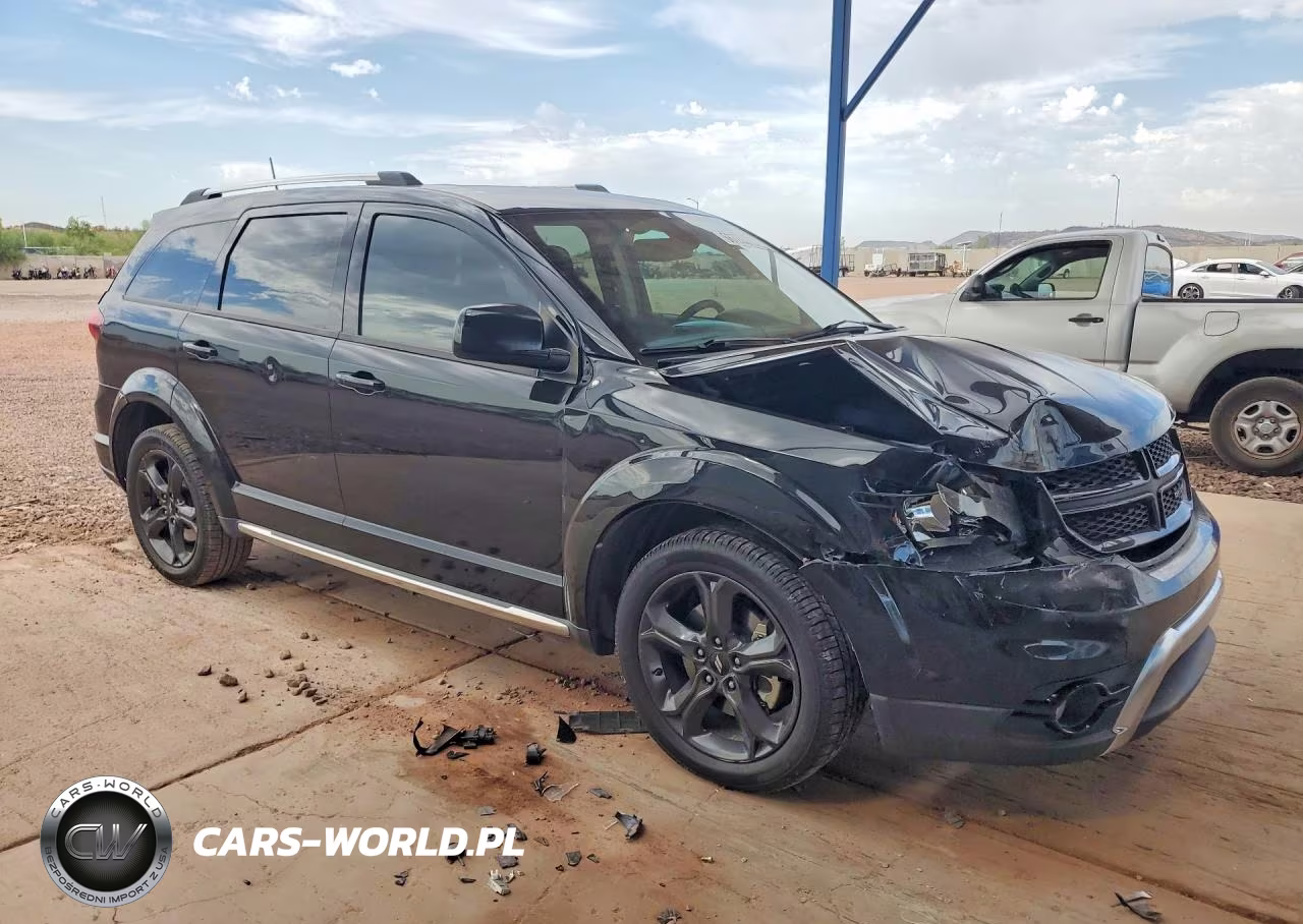 2019 Dodge Journey Crossroad VIN:3C4PDCGG4KT717949 - 4