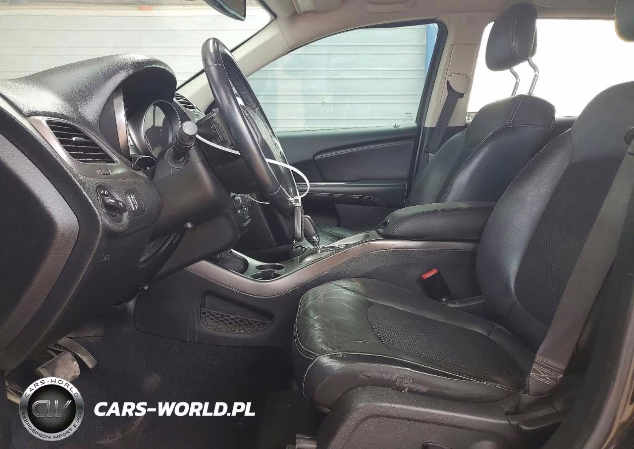 2019 Dodge Journey Crossroad VIN:3C4PDCGG4KT717949 - 7