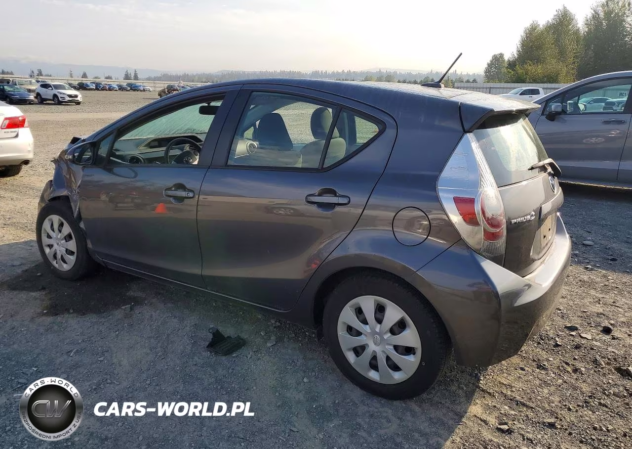 2013 Toyota Prius C Three VIN:JTDKDTB38D1538290 - 2