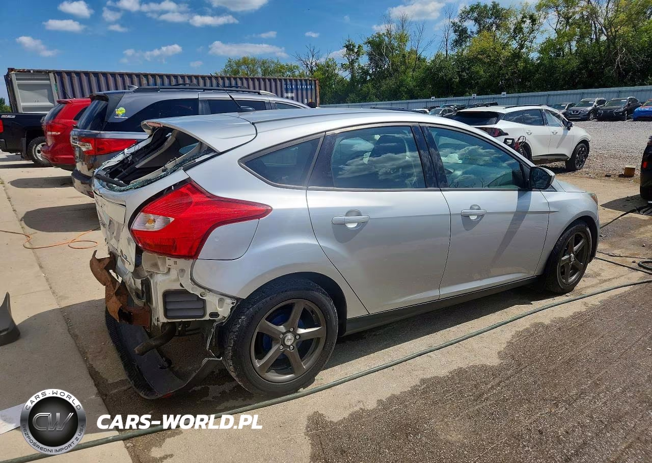 2012 Ford Focus Se VIN:1FAHP3K22CL427655 - 3