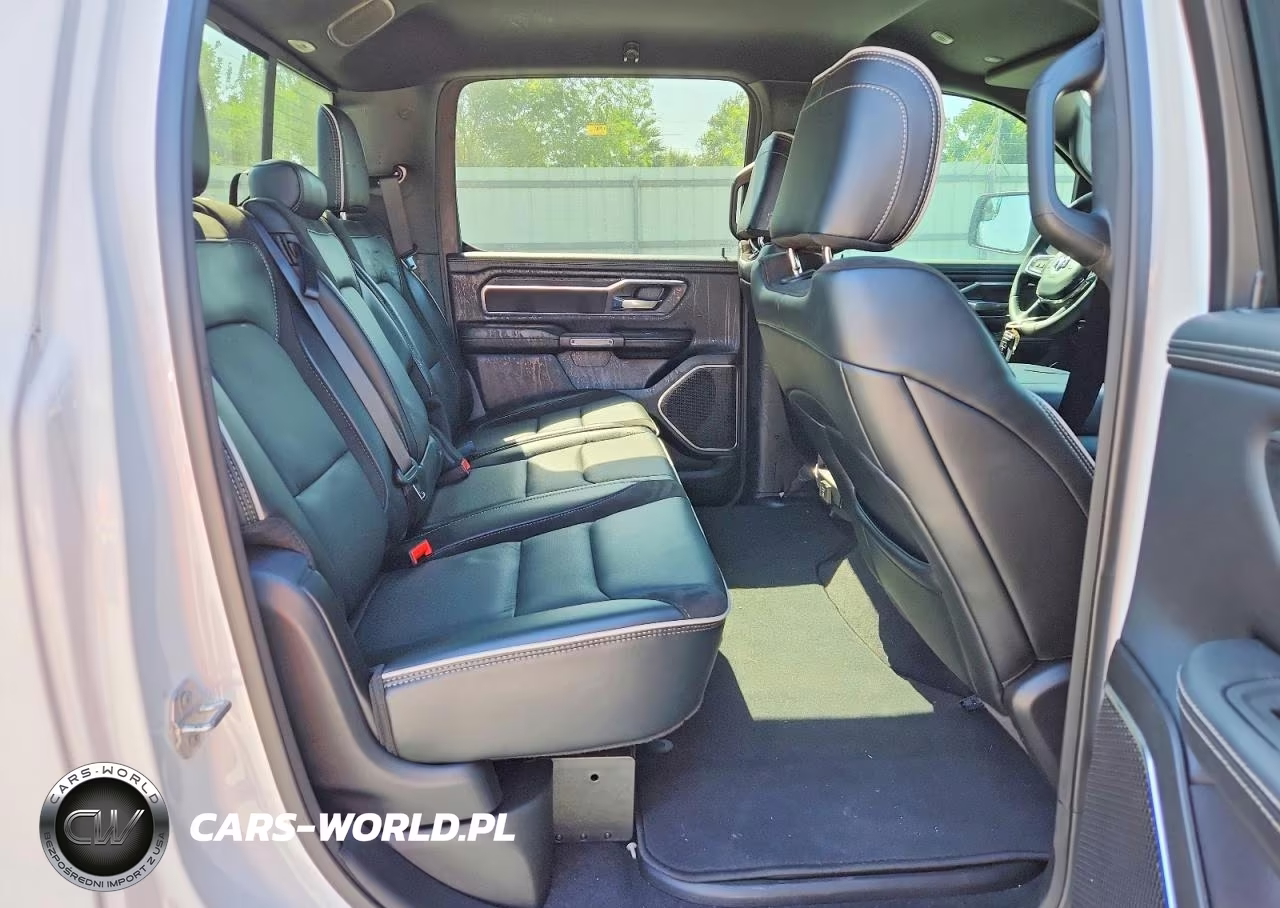 2025 Ram 1500 Laramie VIN:1C6SRFJP3SN597140 - 10