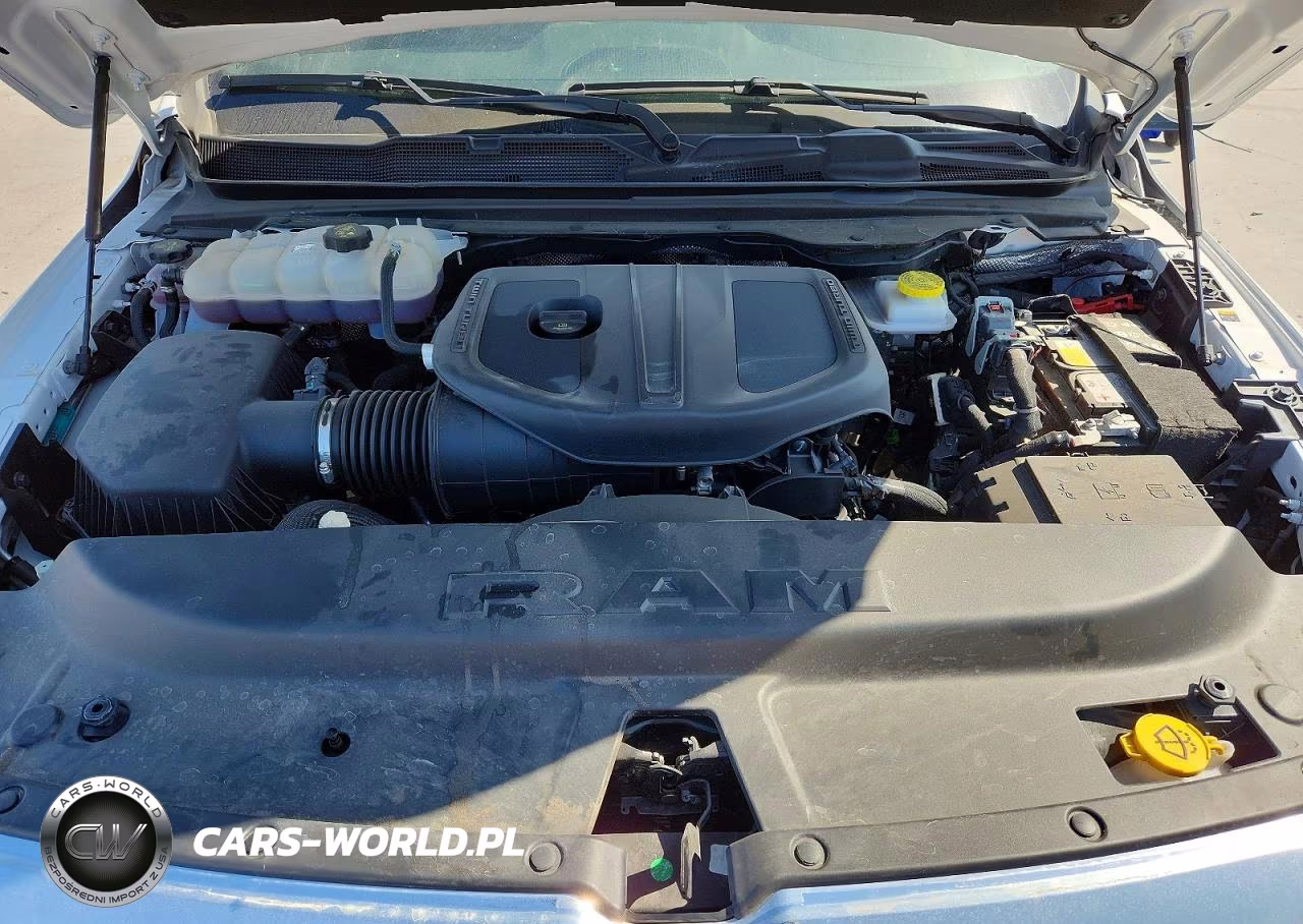 2025 Ram 1500 Laramie VIN:1C6SRFJP3SN597140 - 11