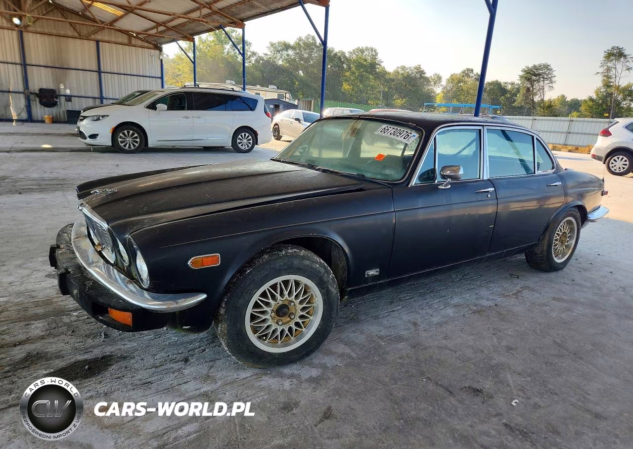 1975 Jaguar Xj6 VIN:UF2T55103BW - 1