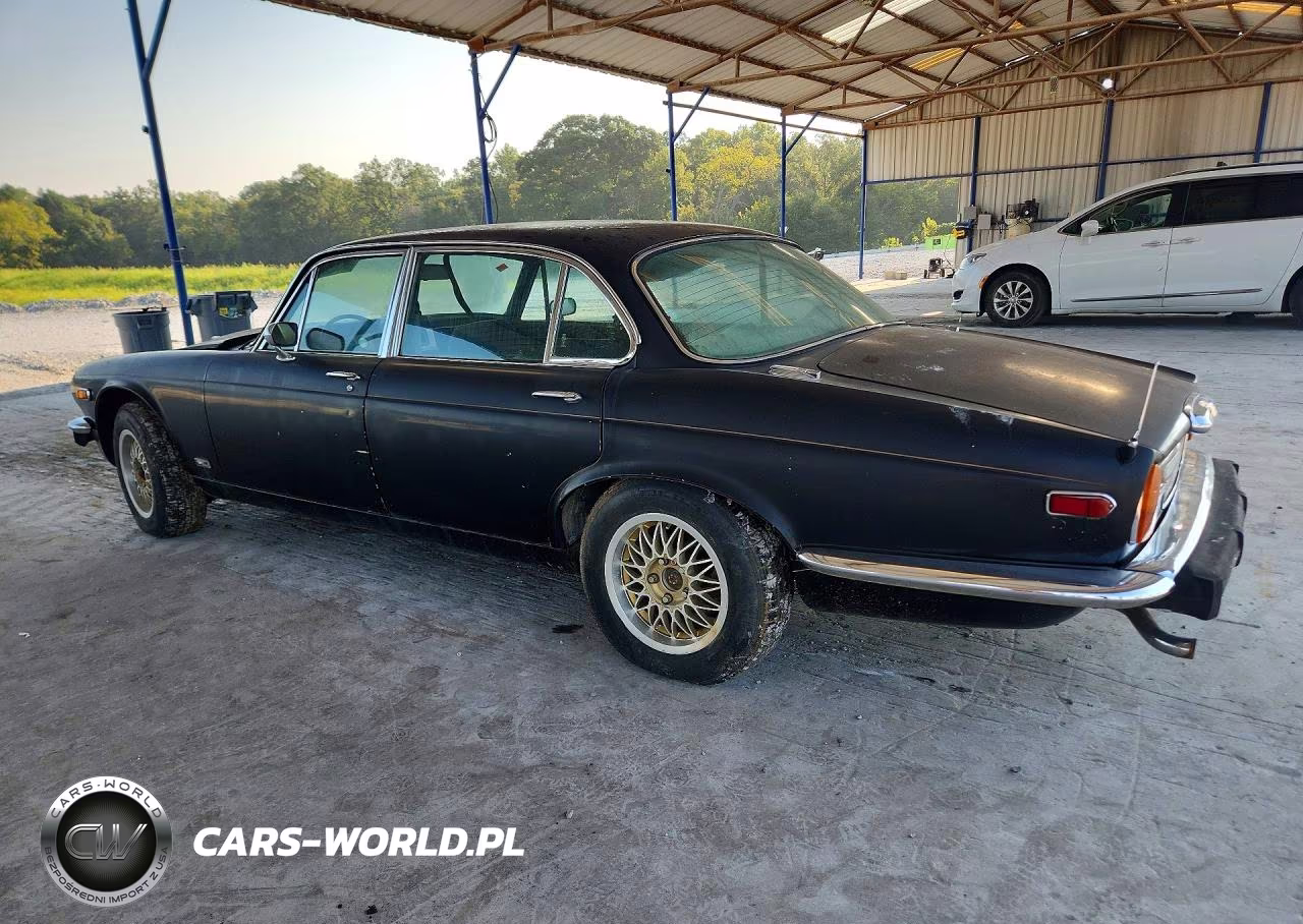 1975 Jaguar Xj6 VIN:UF2T55103BW - 2