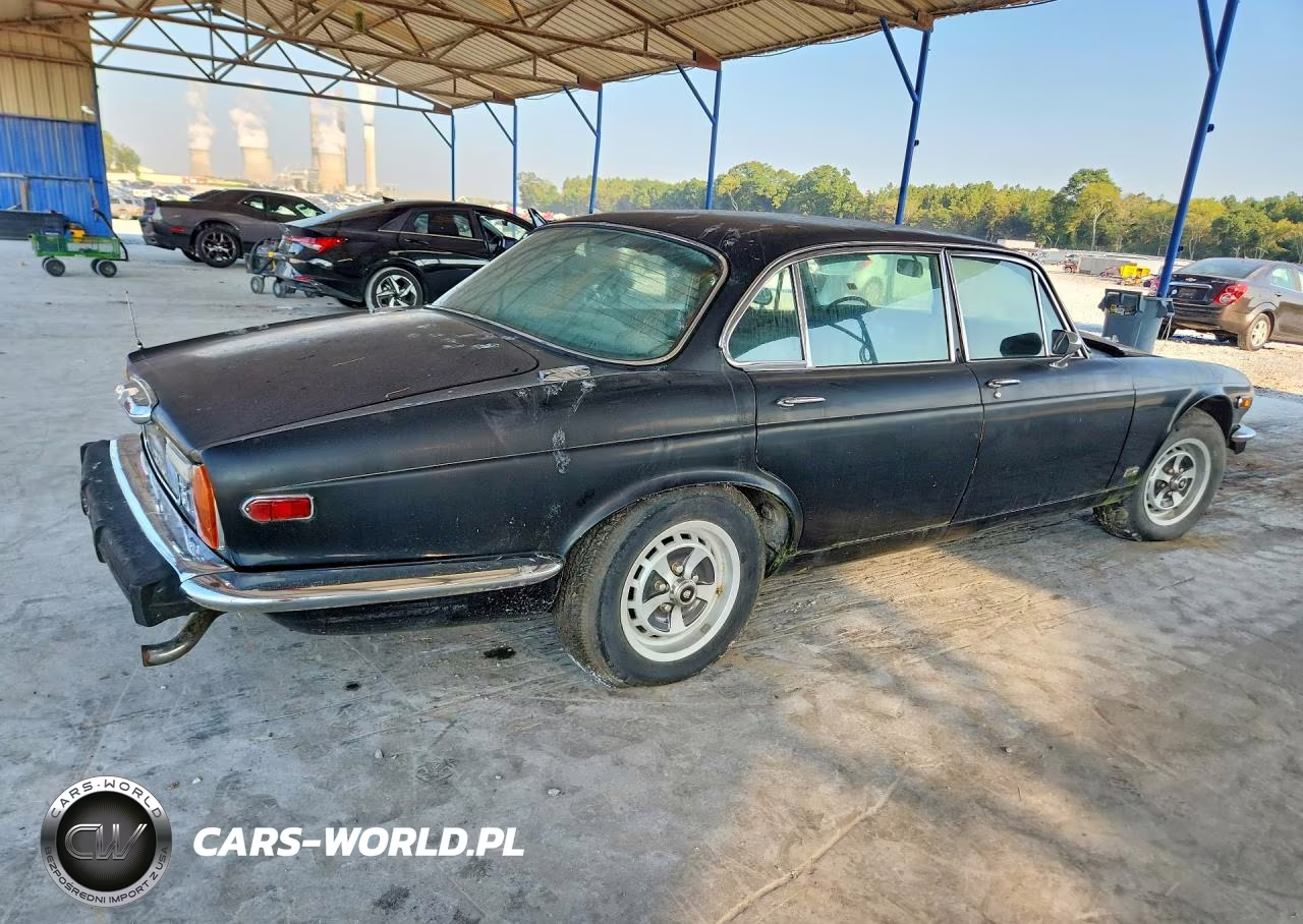 1975 Jaguar Xj6 VIN:UF2T55103BW - 3