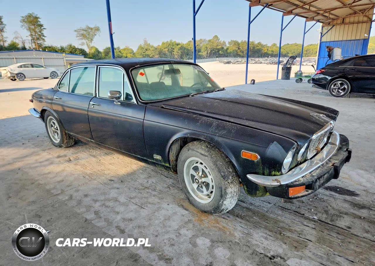 1975 Jaguar Xj6 VIN:UF2T55103BW - 4