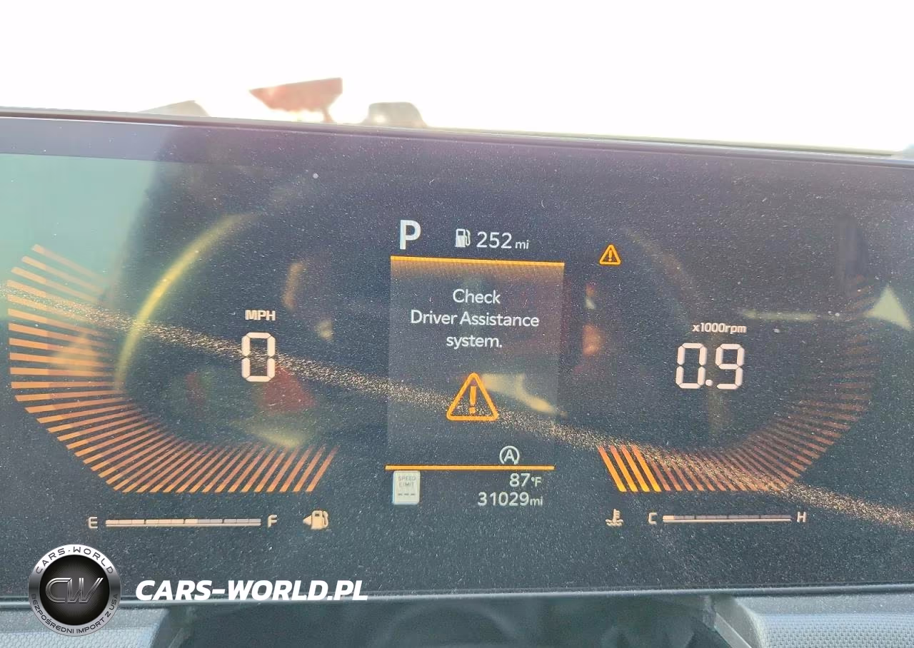 2025 Kia K5 Lxs VIN:KNAG24J76S5321328 - 9