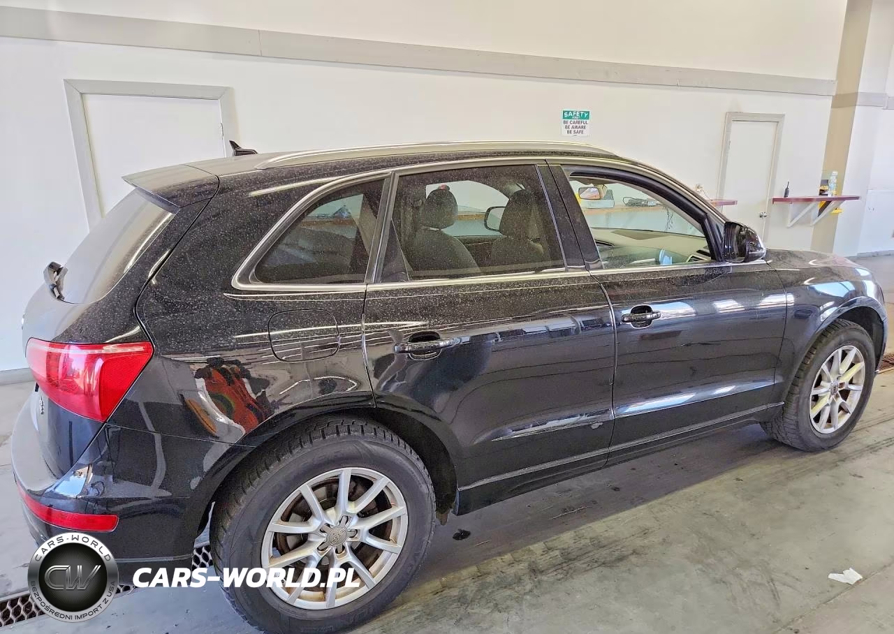 2010 Audi Q5 Premium VIN:WA1CKAFP9AA071446 - 3