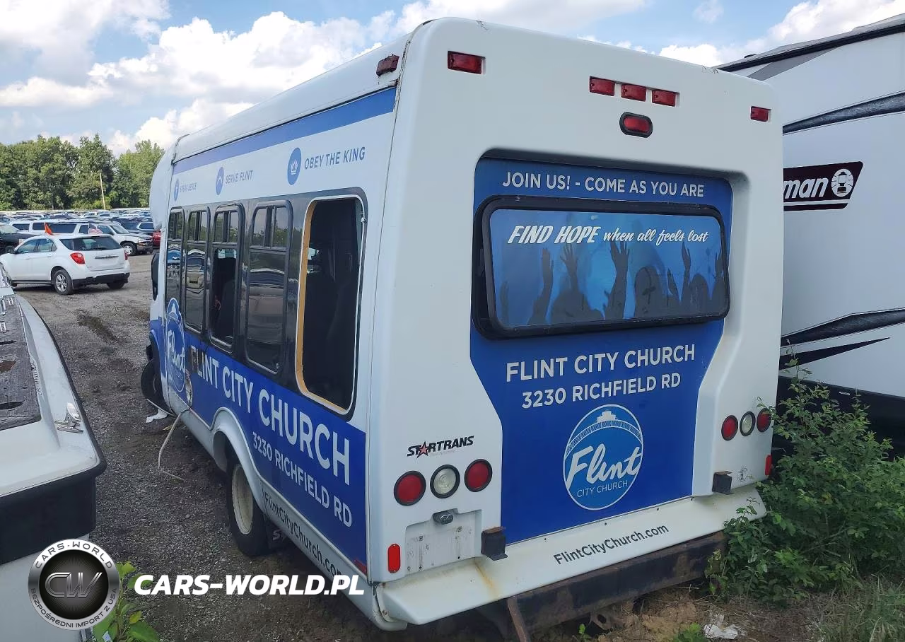 2005 Chevrolet Express Shuttle Bus VIN:1GBJG31U651146721 - 2
