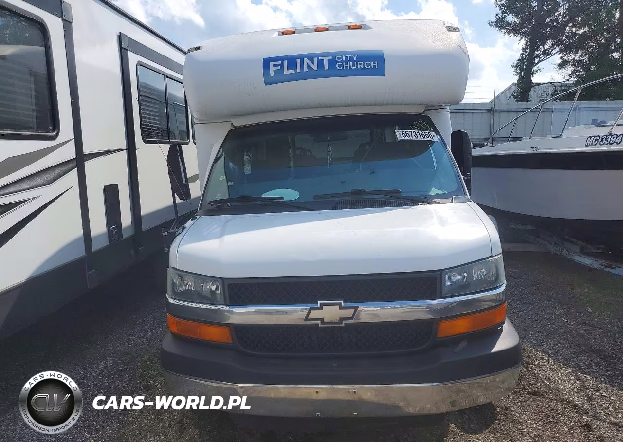 2005 Chevrolet Express Shuttle Bus VIN:1GBJG31U651146721 - 5
