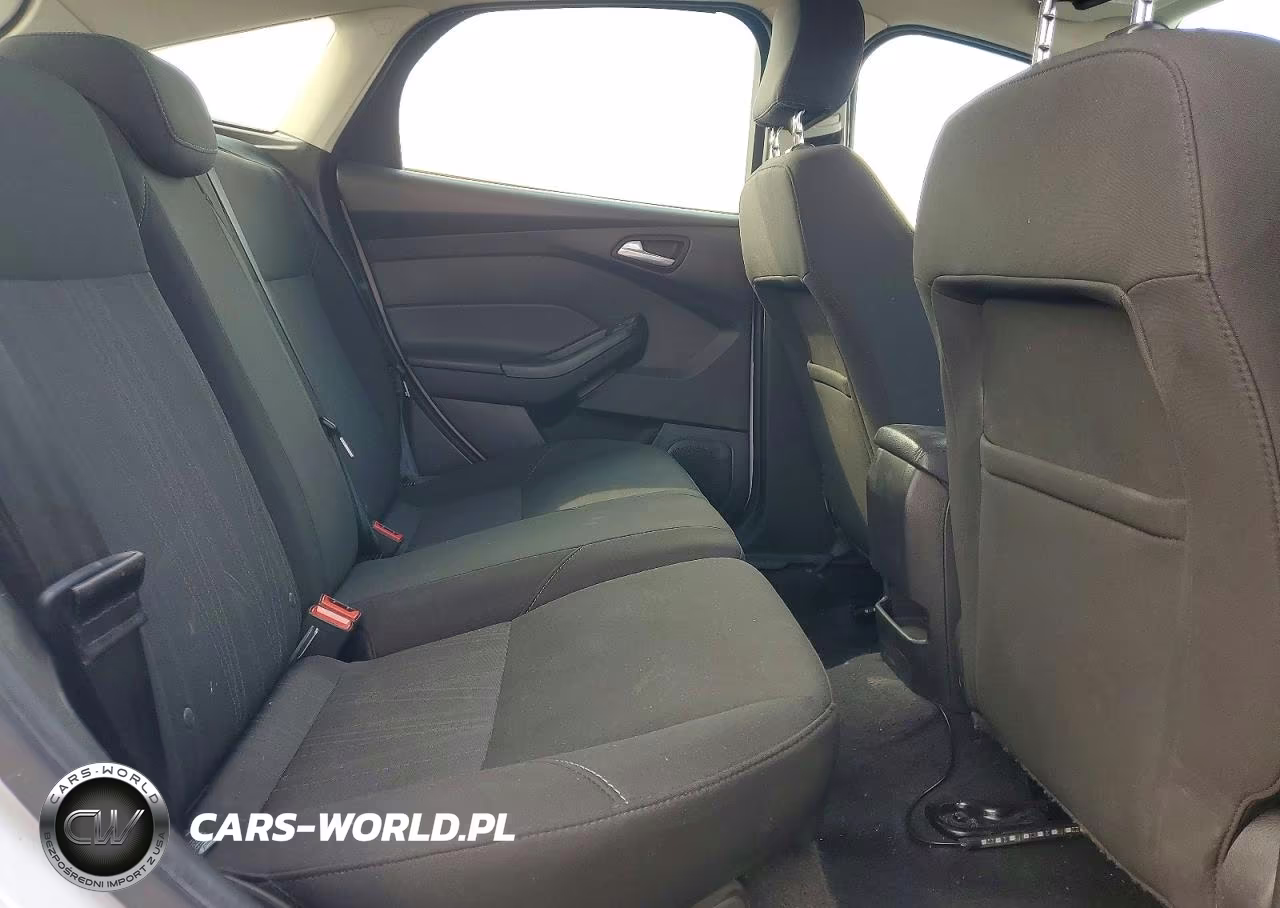 2017 Ford Focus Se VIN:1FADP3K23HL308745 - 11