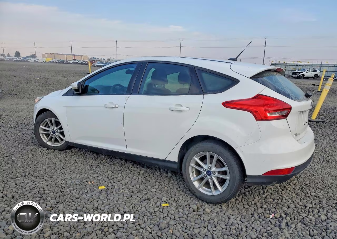 2017 Ford Focus Se VIN:1FADP3K23HL308745 - 2