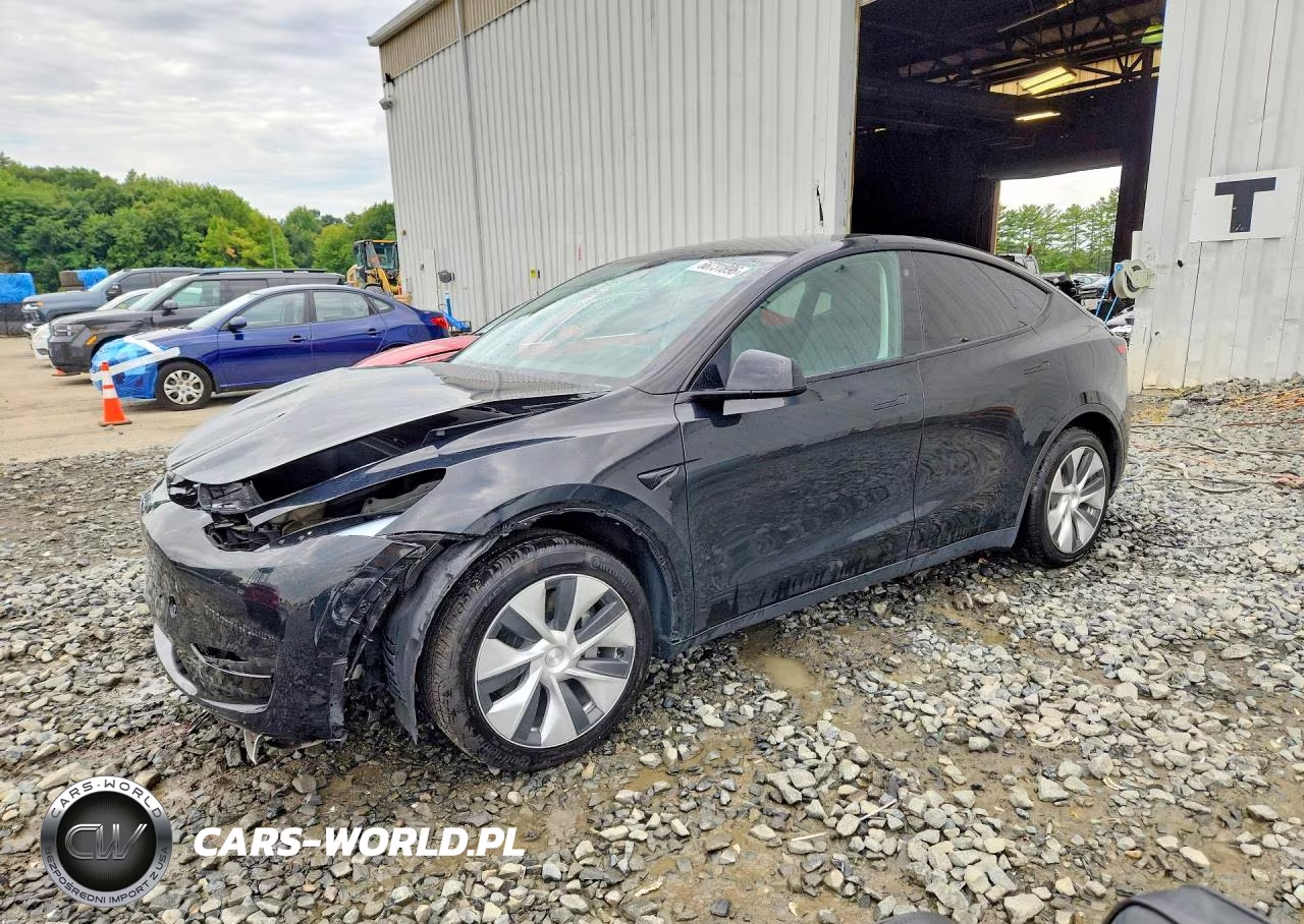 2023 Tesla Model Y VIN:7SAYGAEE2PF752421 - 1